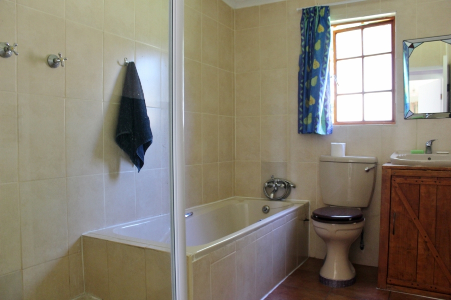4 Bedroom Property for Sale in Bathurst Eastern Cape